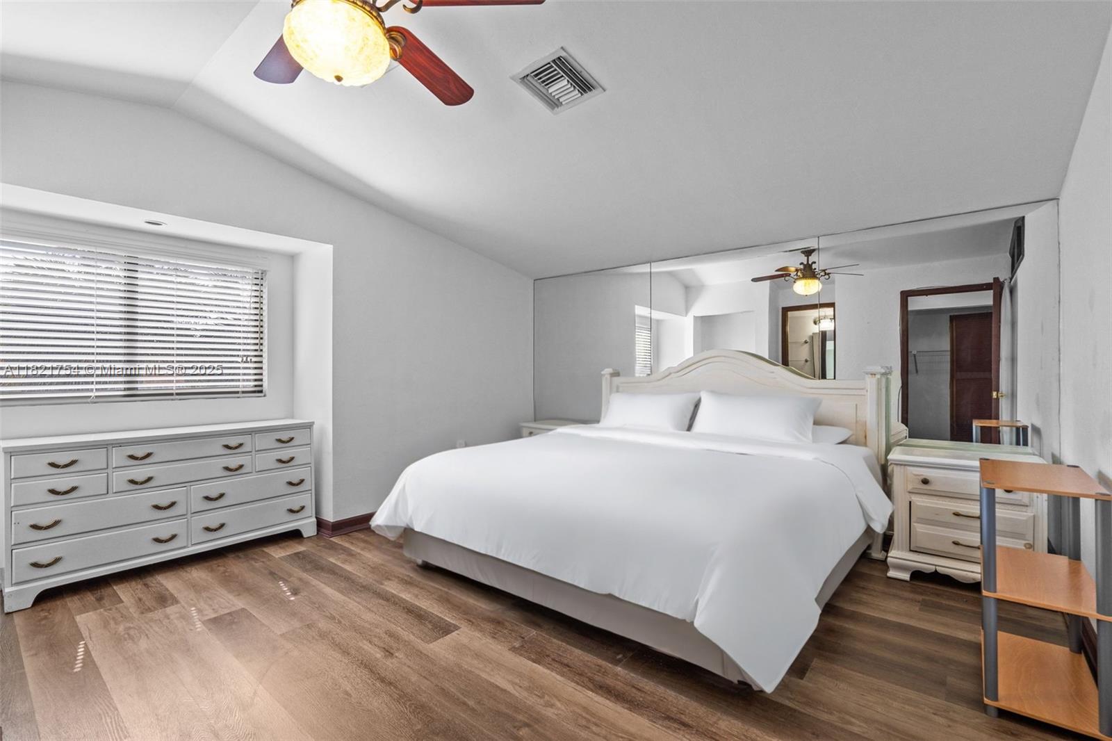 800 Diplomat Pkwy