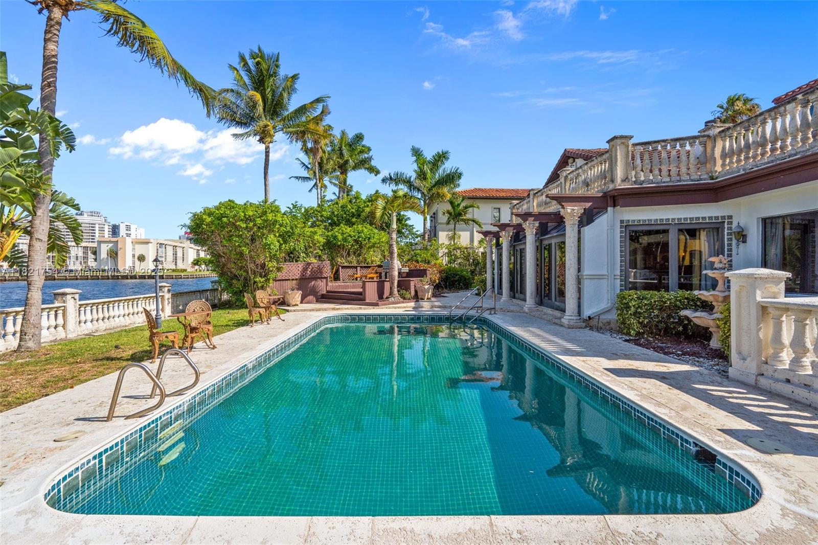 800 Diplomat Pkwy