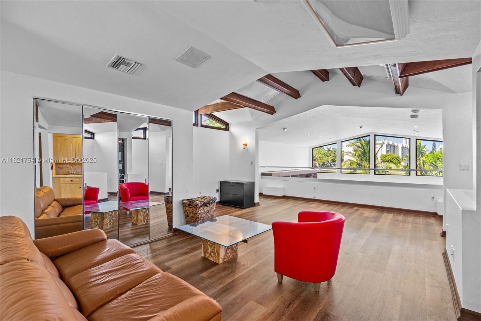 800 Diplomat Pkwy