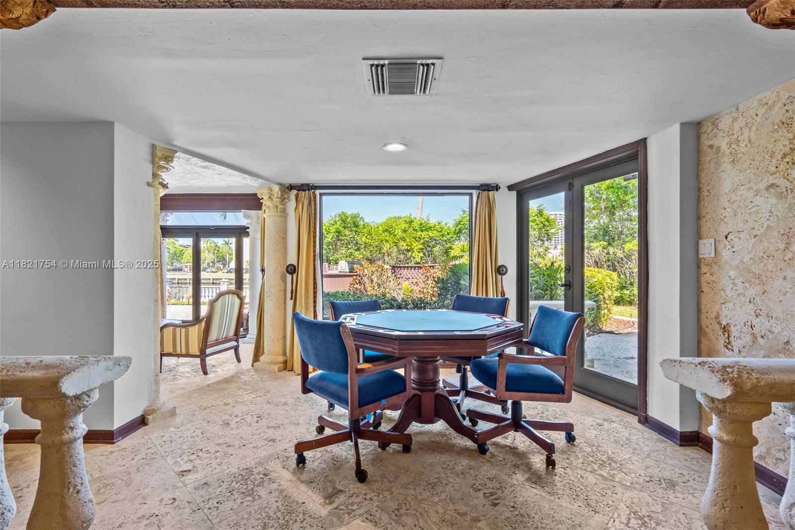 800 Diplomat Pkwy