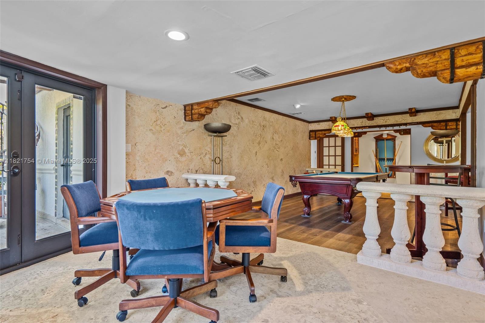 800 Diplomat Pkwy