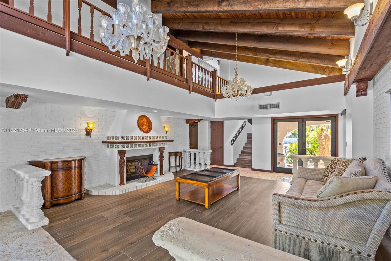 800 Diplomat Pkwy