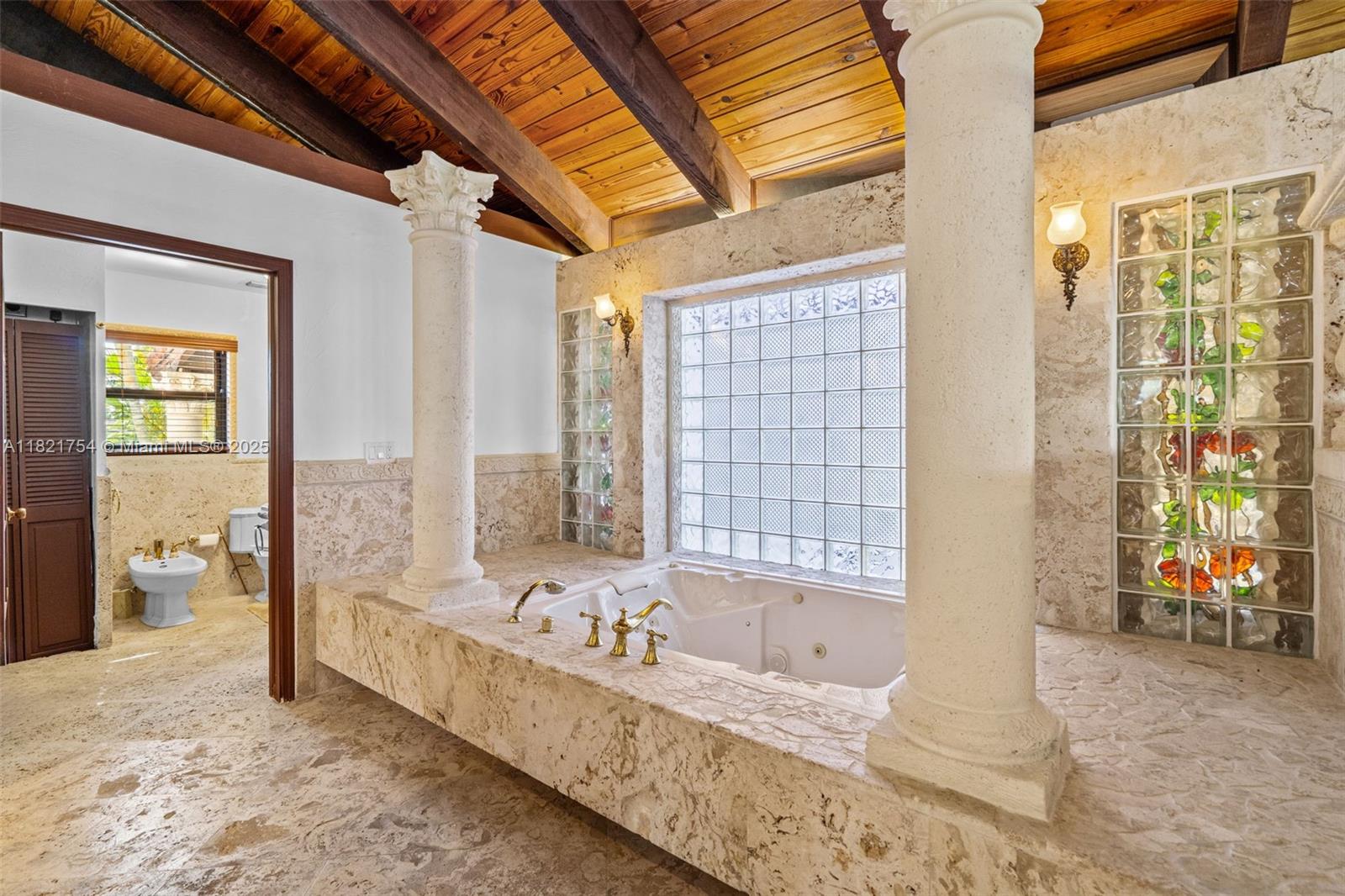 800 Diplomat Pkwy