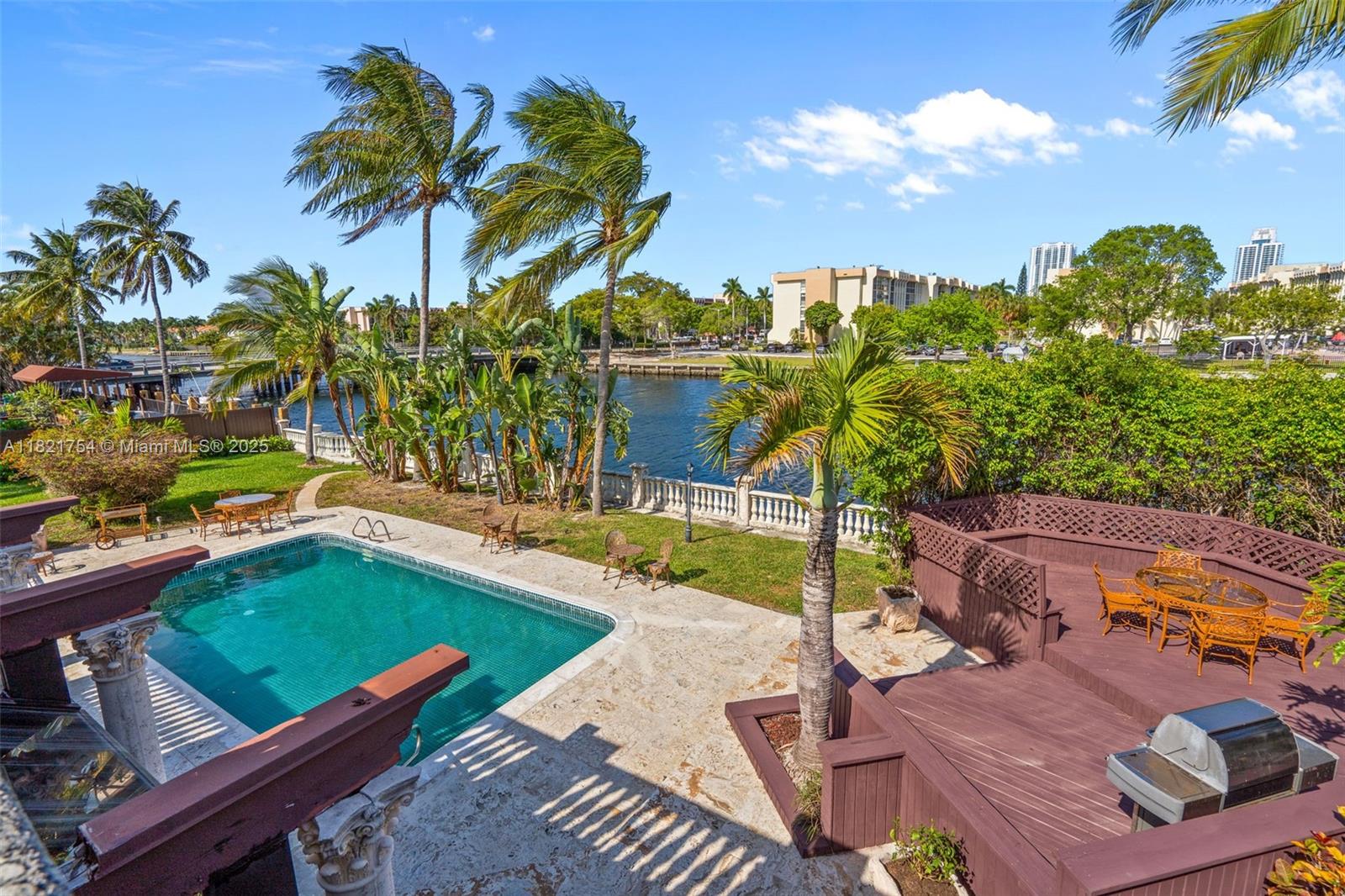 800 Diplomat Pkwy