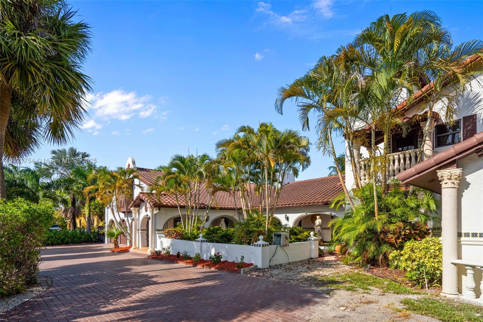 800 Diplomat Pkwy