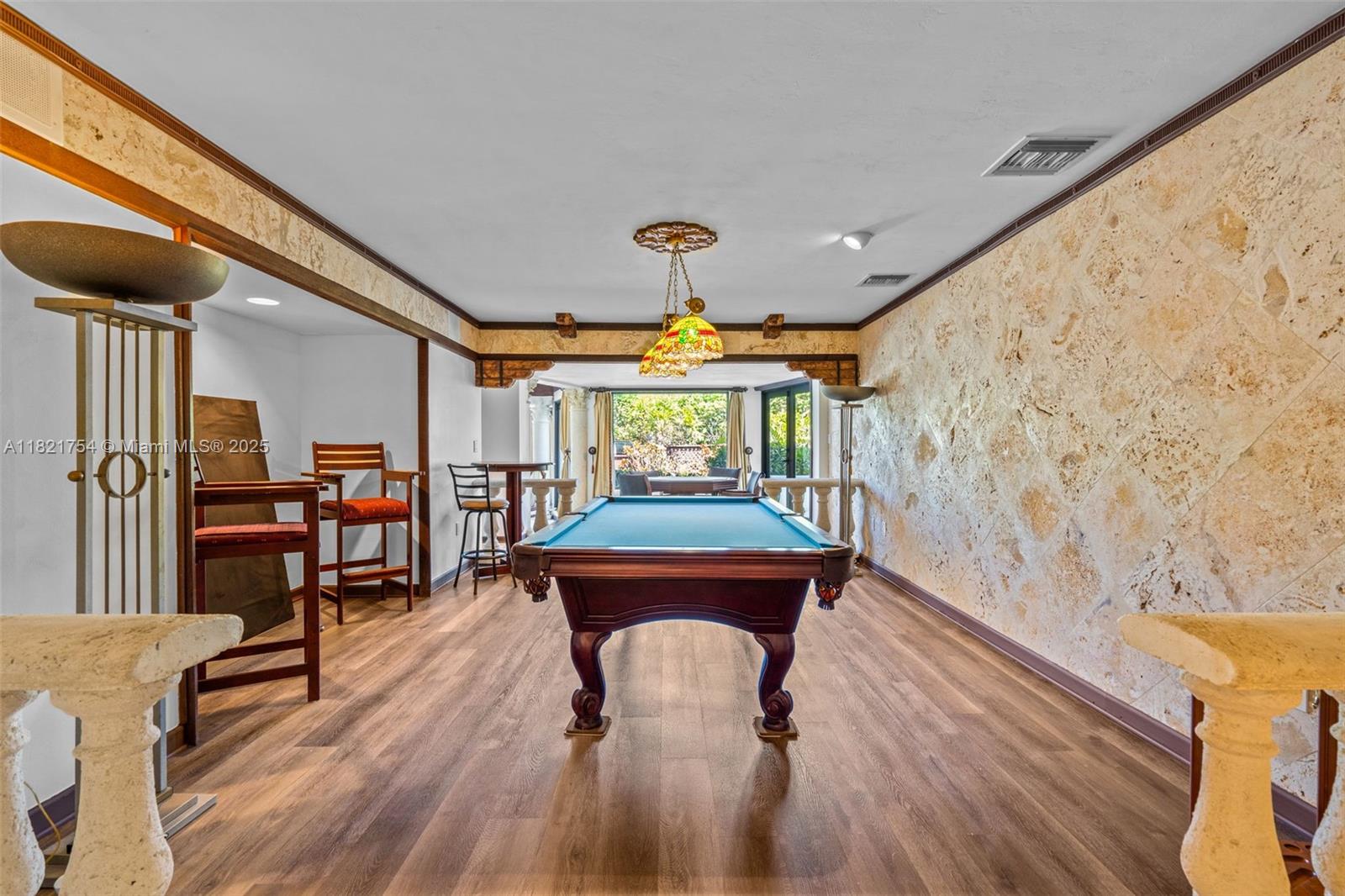 800 Diplomat Pkwy