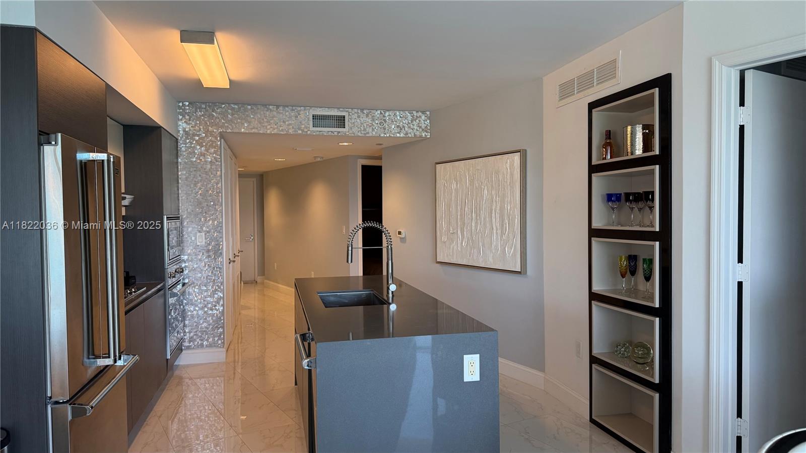 9821 E Bay Harbor Dr # 903