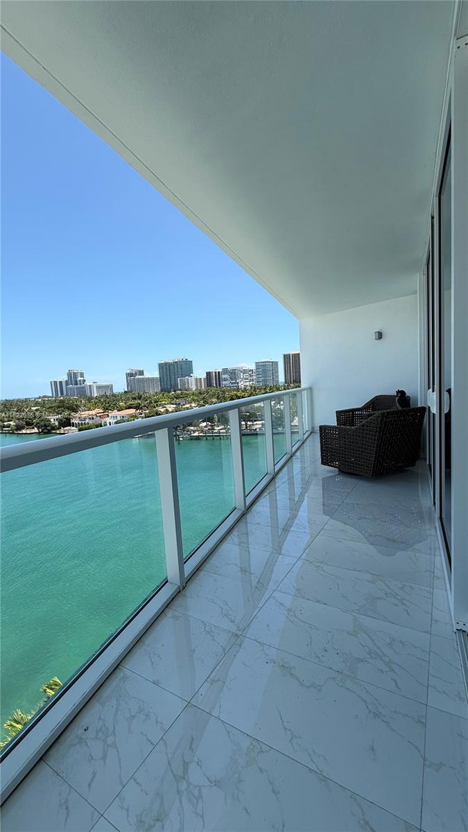 9821 E Bay Harbor Dr # 903