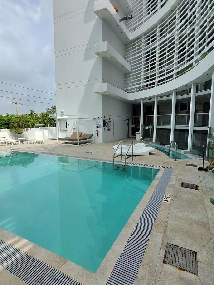 9821 E Bay Harbor Dr # 903