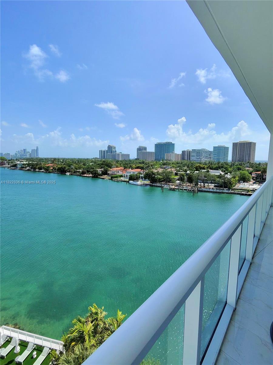 9821 E Bay Harbor Dr # 903