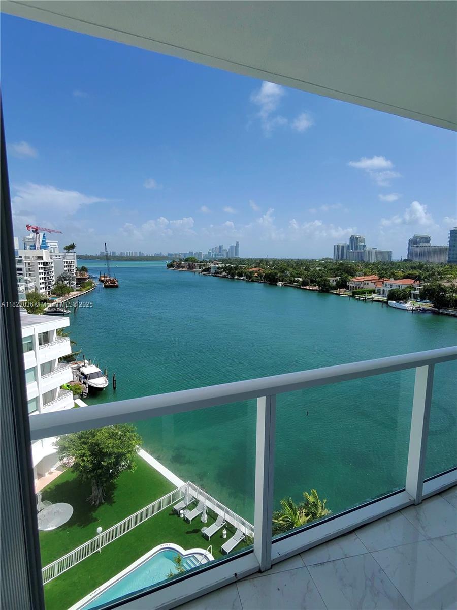 9821 E Bay Harbor Dr # 903