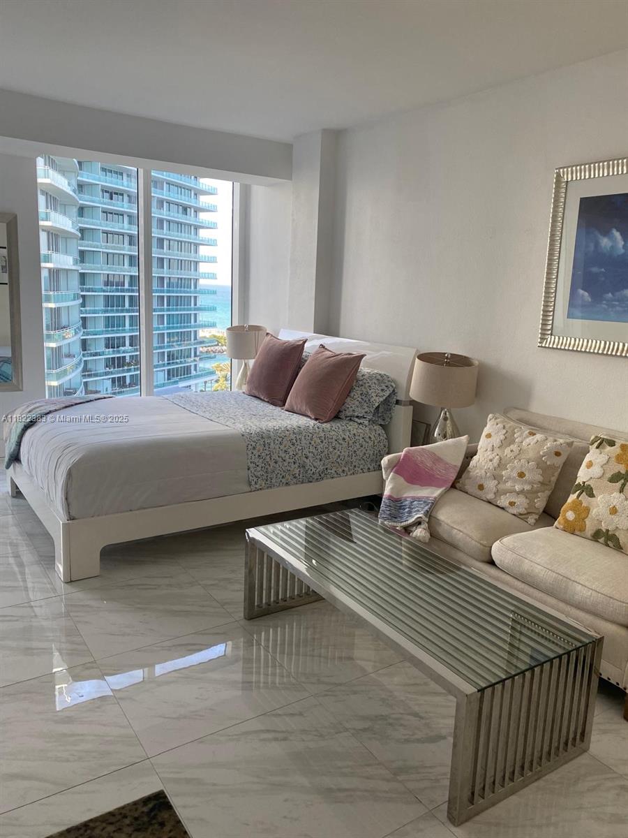 10275 Collins Ave # 1004