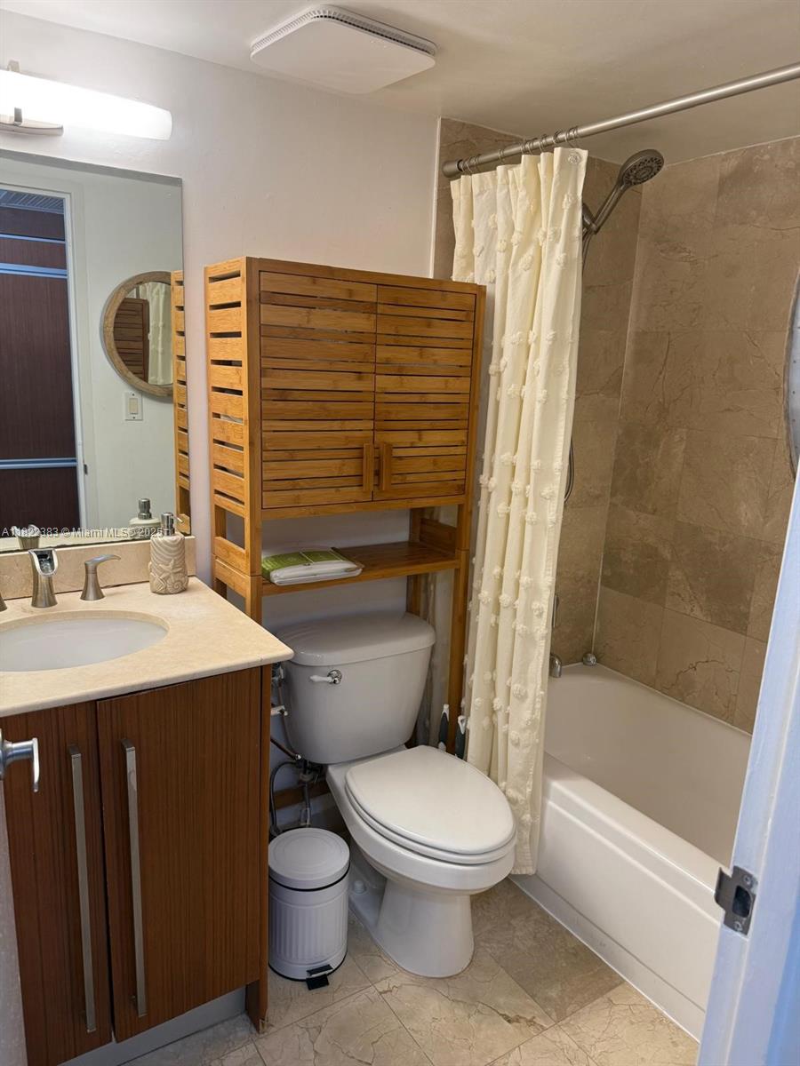 10275 Collins Ave # 1004