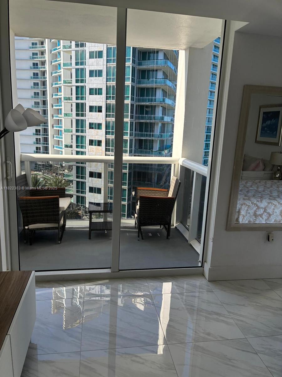 10275 Collins Ave # 1004