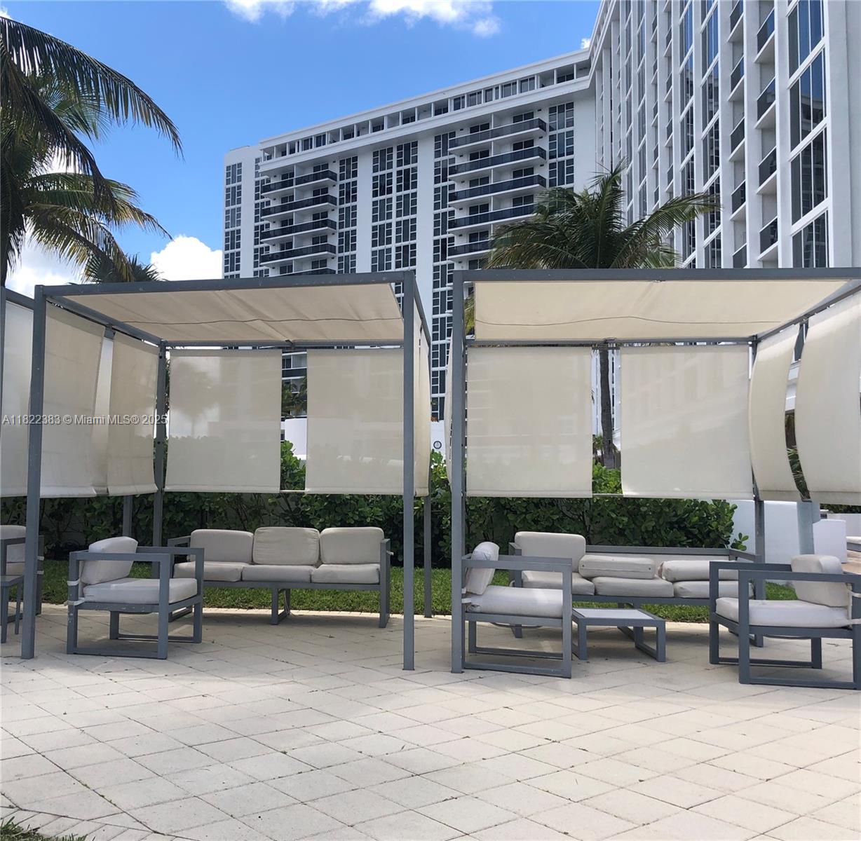 10275 Collins Ave # 1004