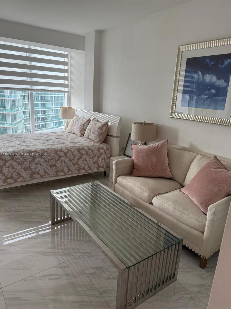 10275 Collins Ave # 1004
