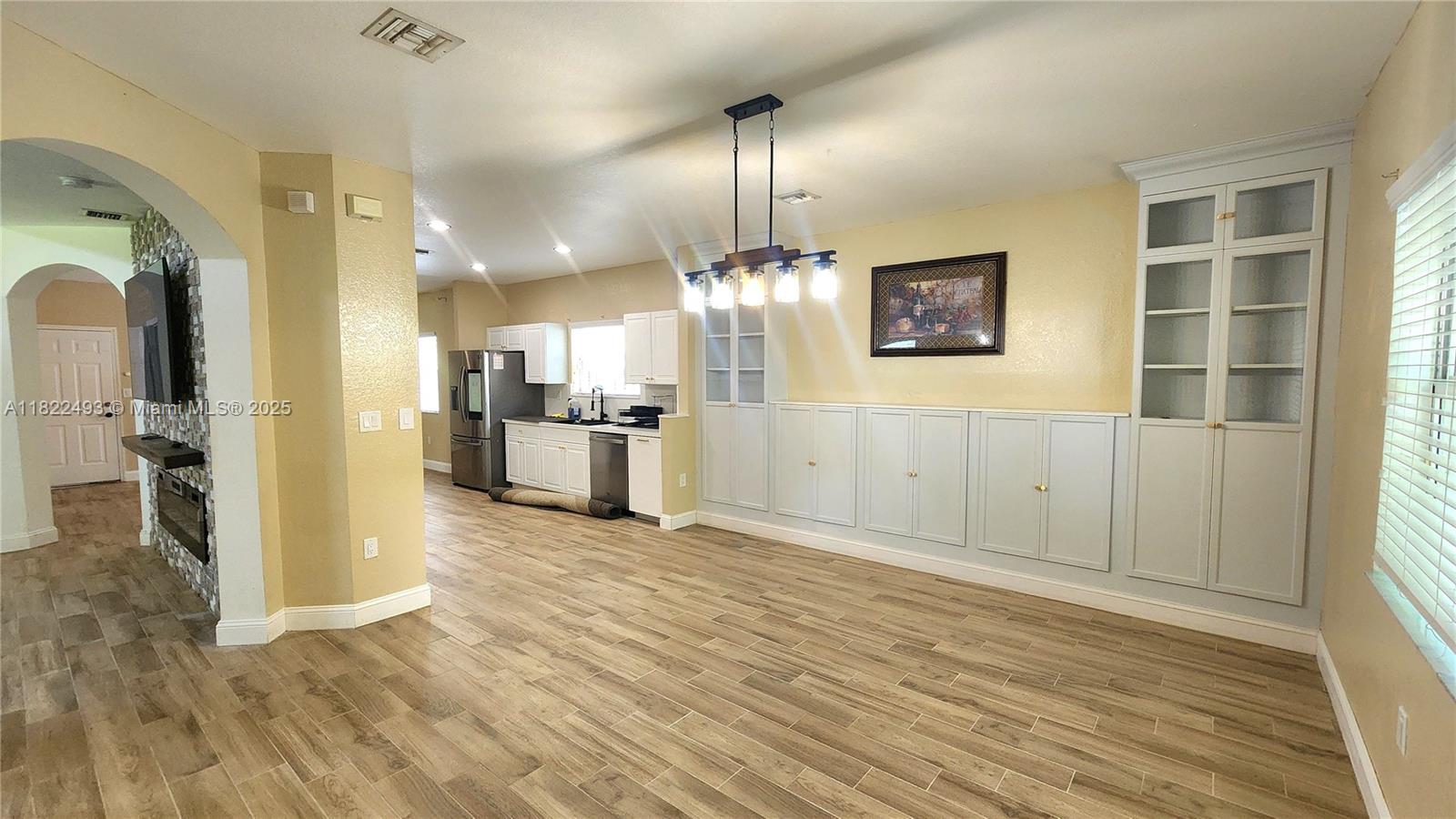 343 NE 36th Terrace