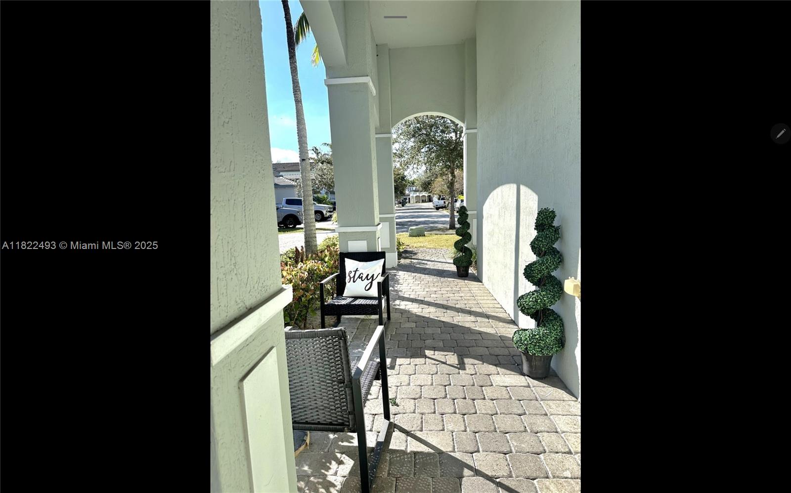 343 NE 36th Terrace