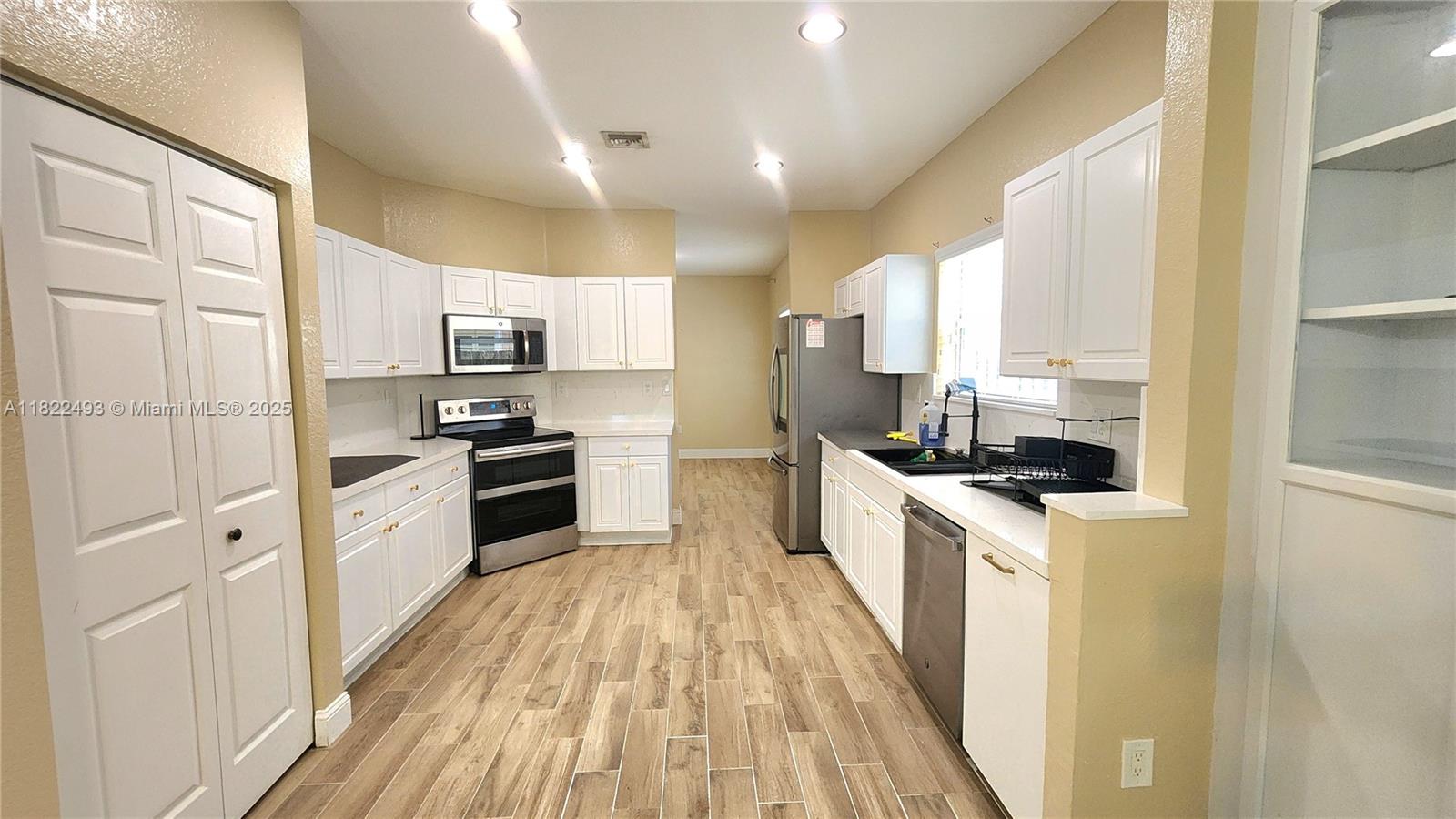 343 NE 36th Terrace