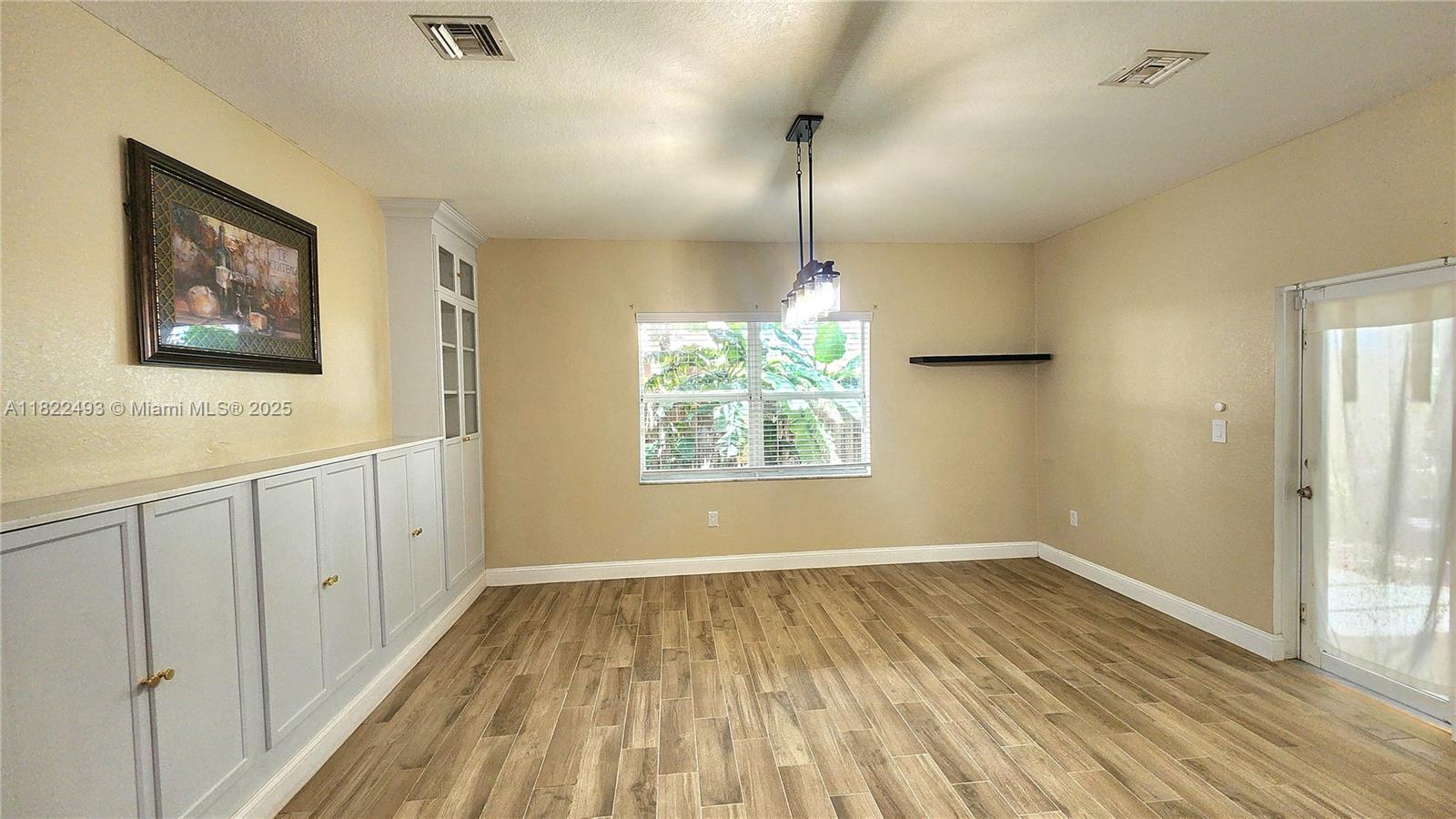 343 NE 36th Terrace