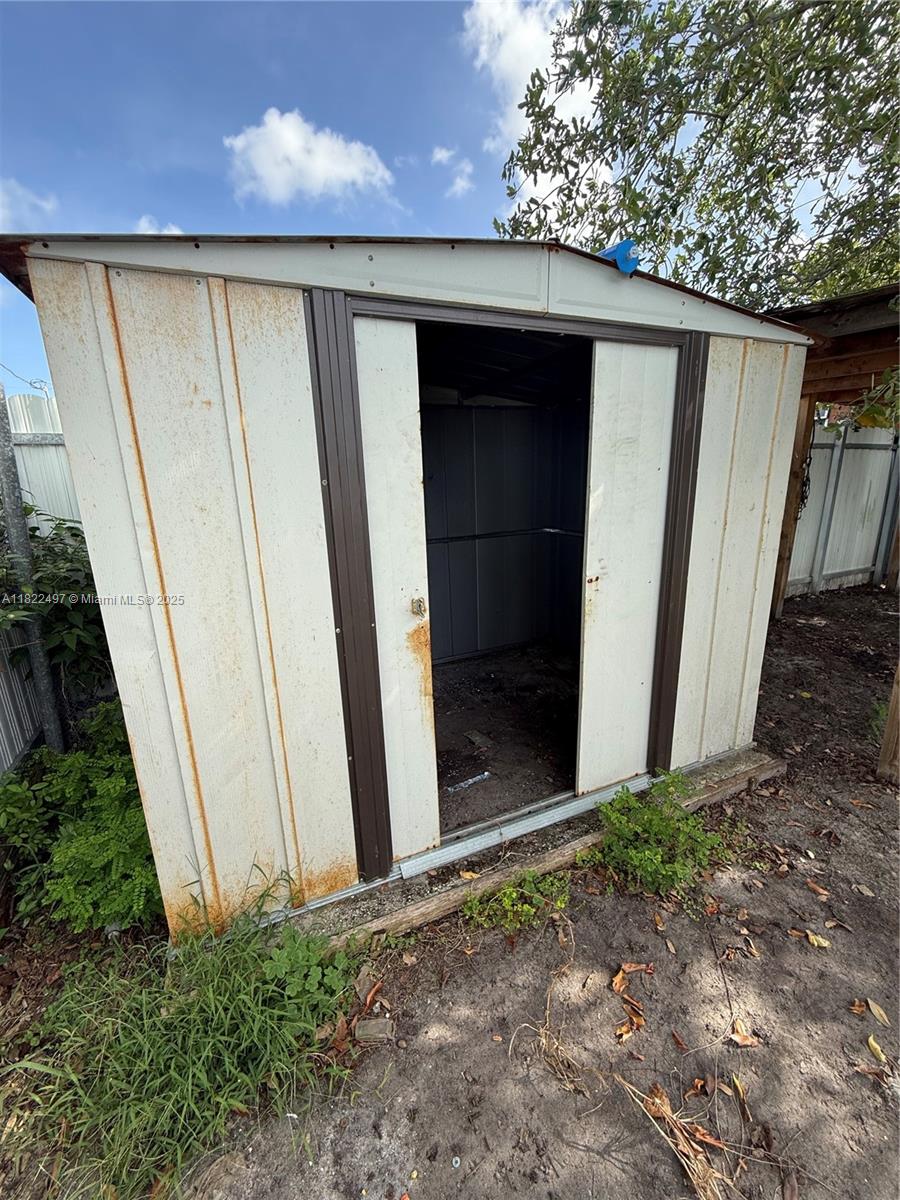 1720 NW 44th St