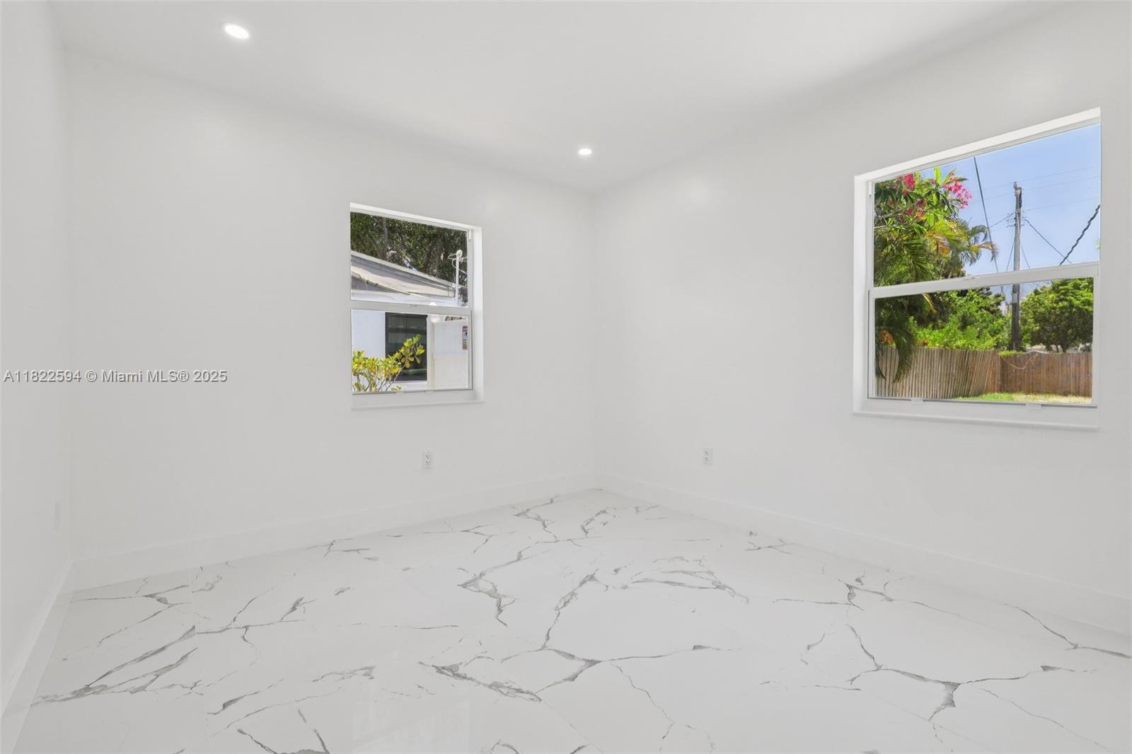 232 SW 22nd St