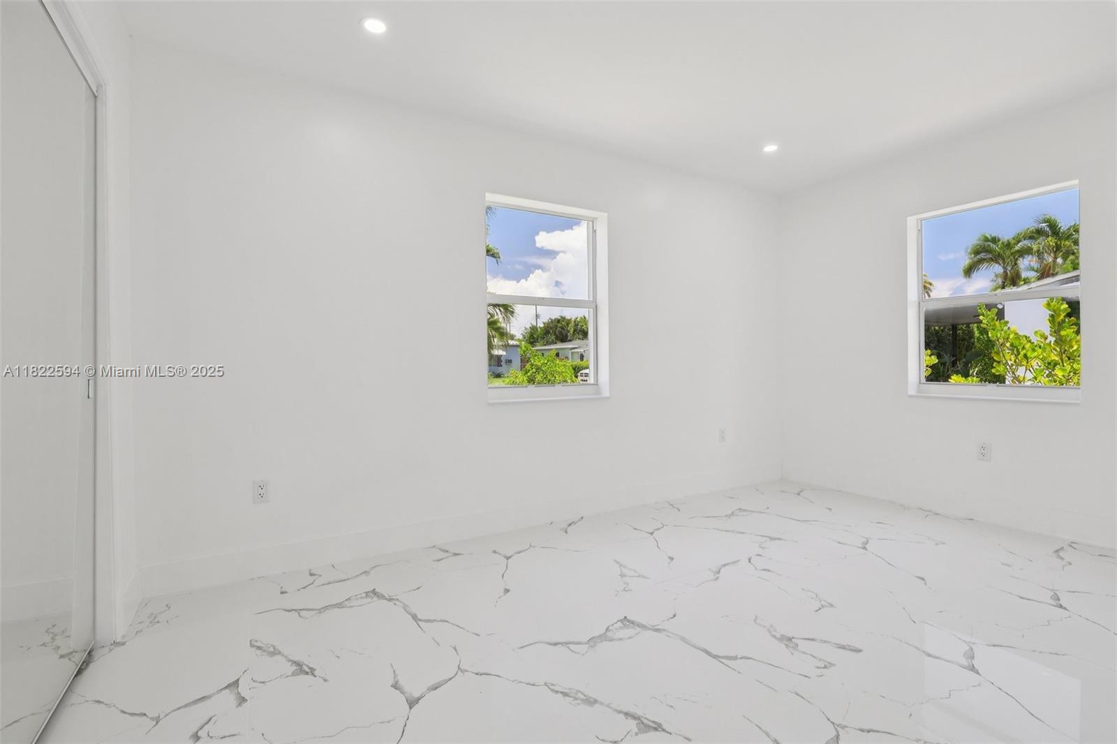 232 SW 22nd St