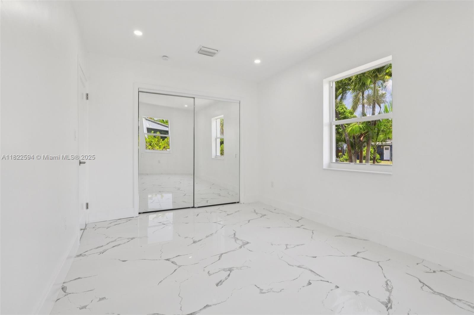 232 SW 22nd St