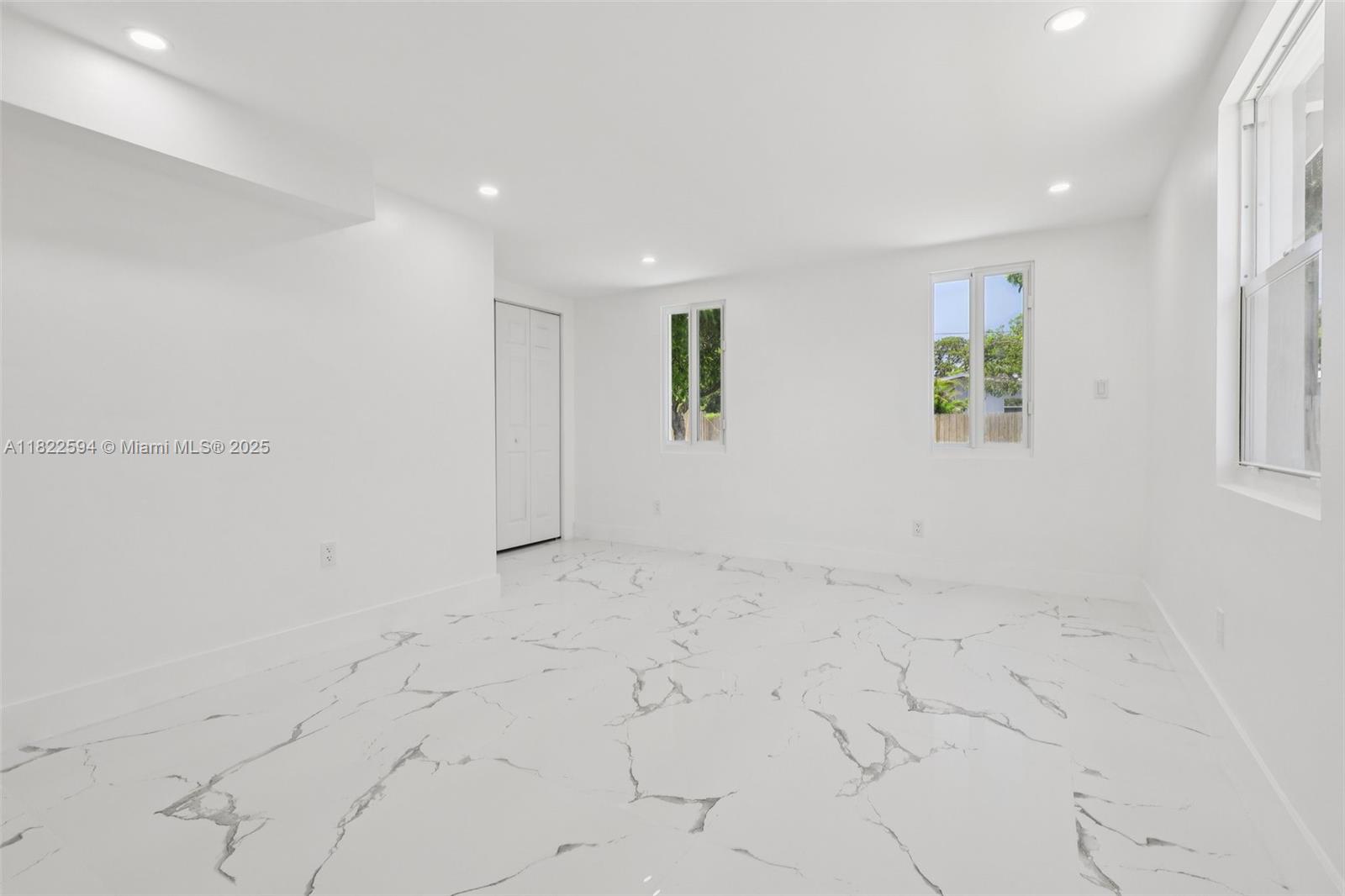 232 SW 22nd St