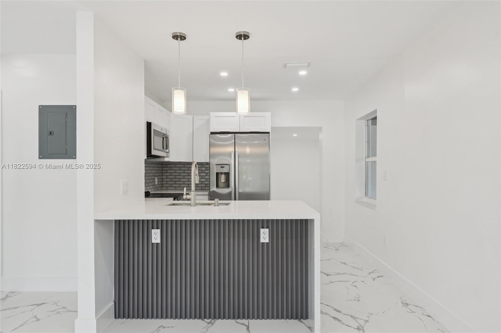 232 SW 22nd St