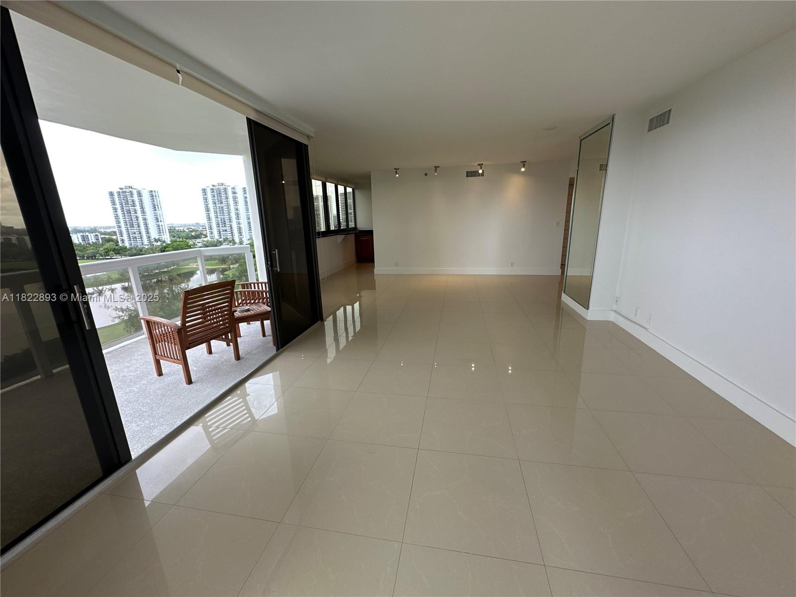 20185 E Country Club Dr # 1105