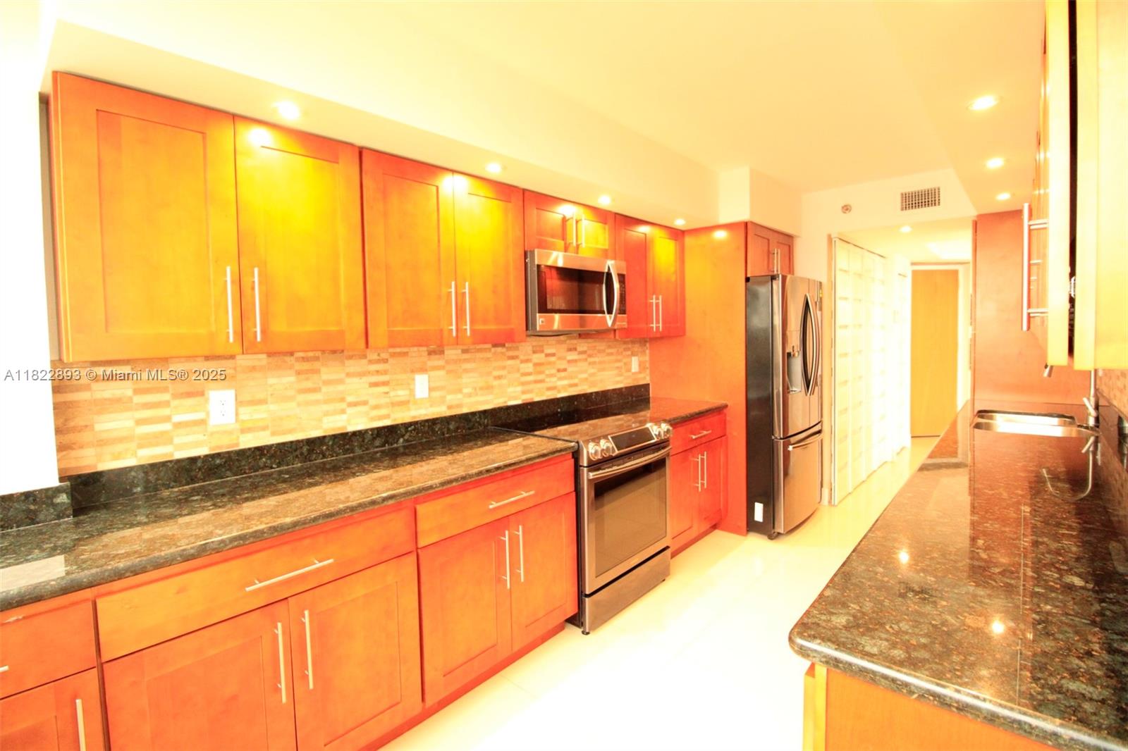 20185 E Country Club Dr # 1105