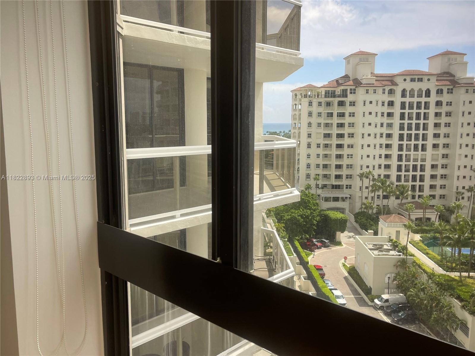 20185 E Country Club Dr # 1105
