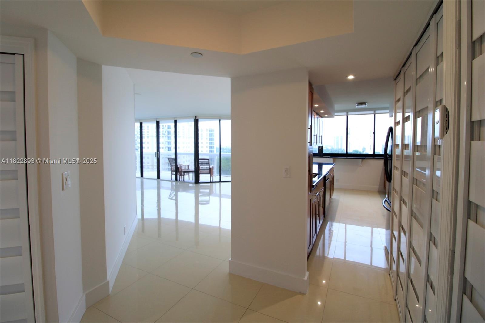 20185 E Country Club Dr # 1105