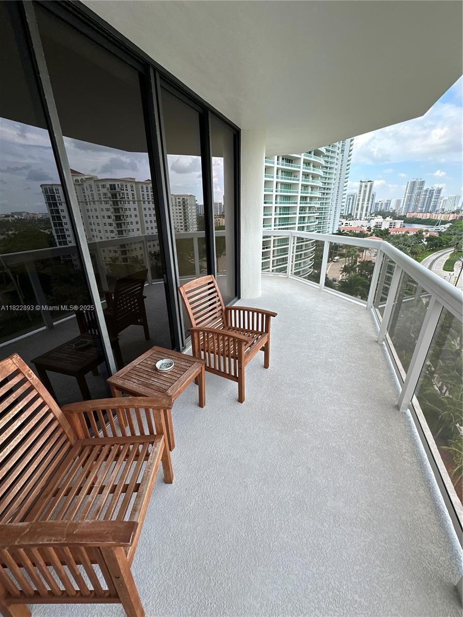 20185 E Country Club Dr # 1105