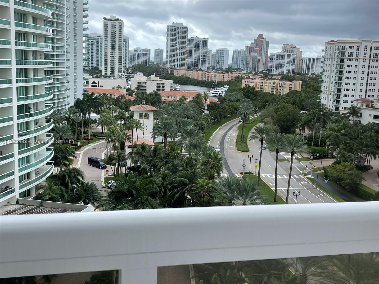 20185 E Country Club Dr # 1105