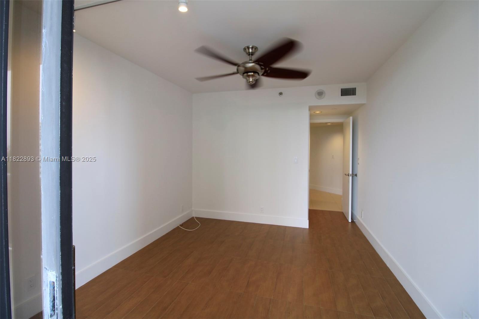 20185 E Country Club Dr # 1105