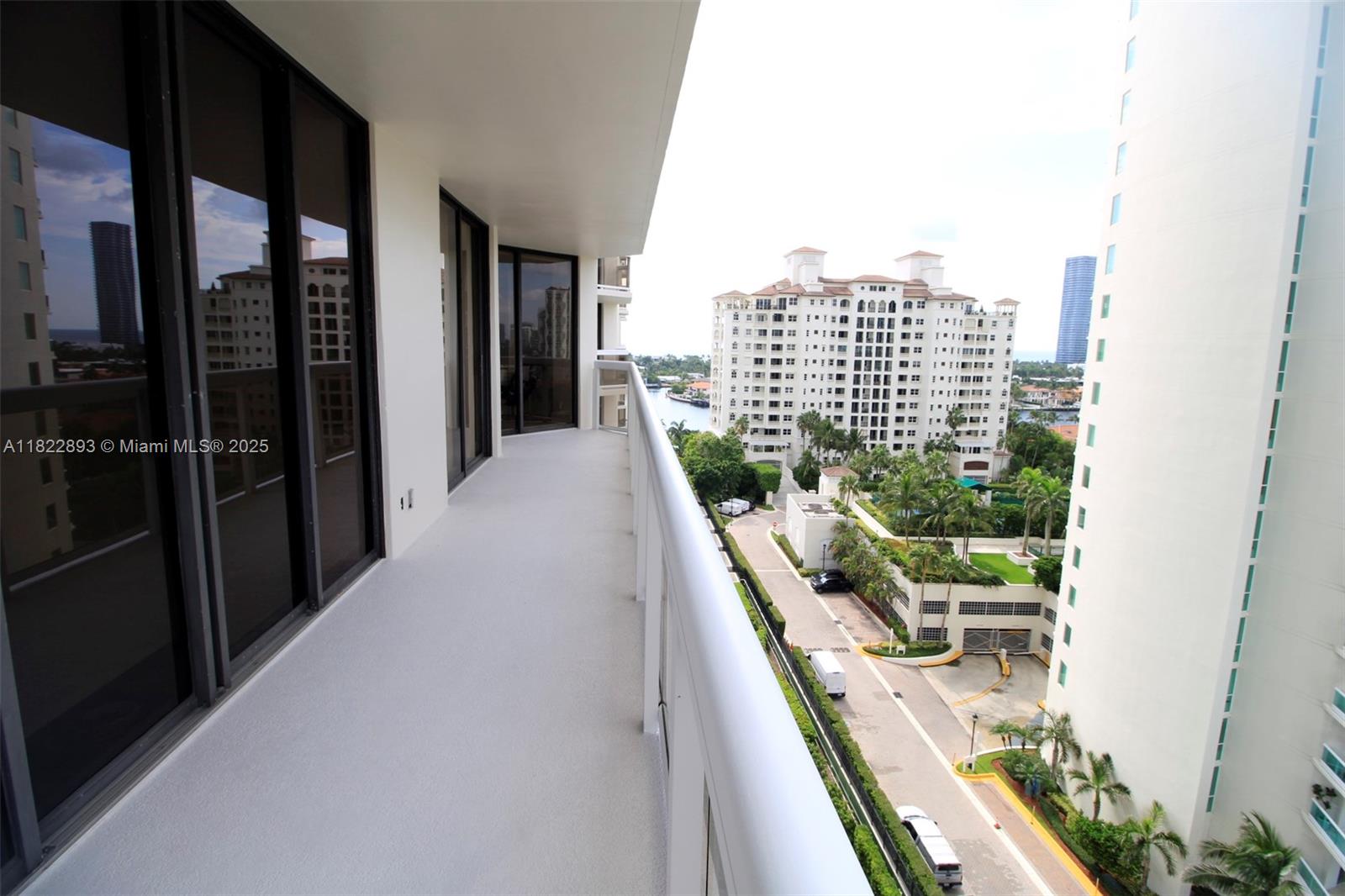 20185 E Country Club Dr # 1105