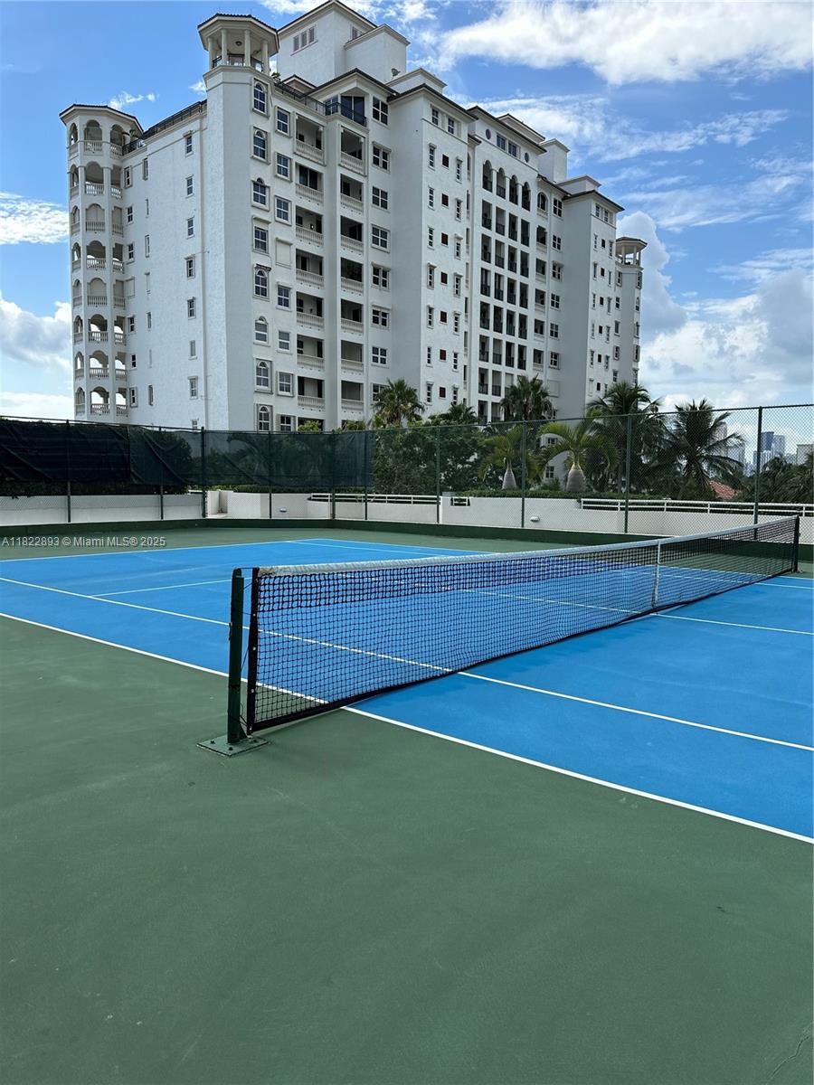 20185 E Country Club Dr # 1105