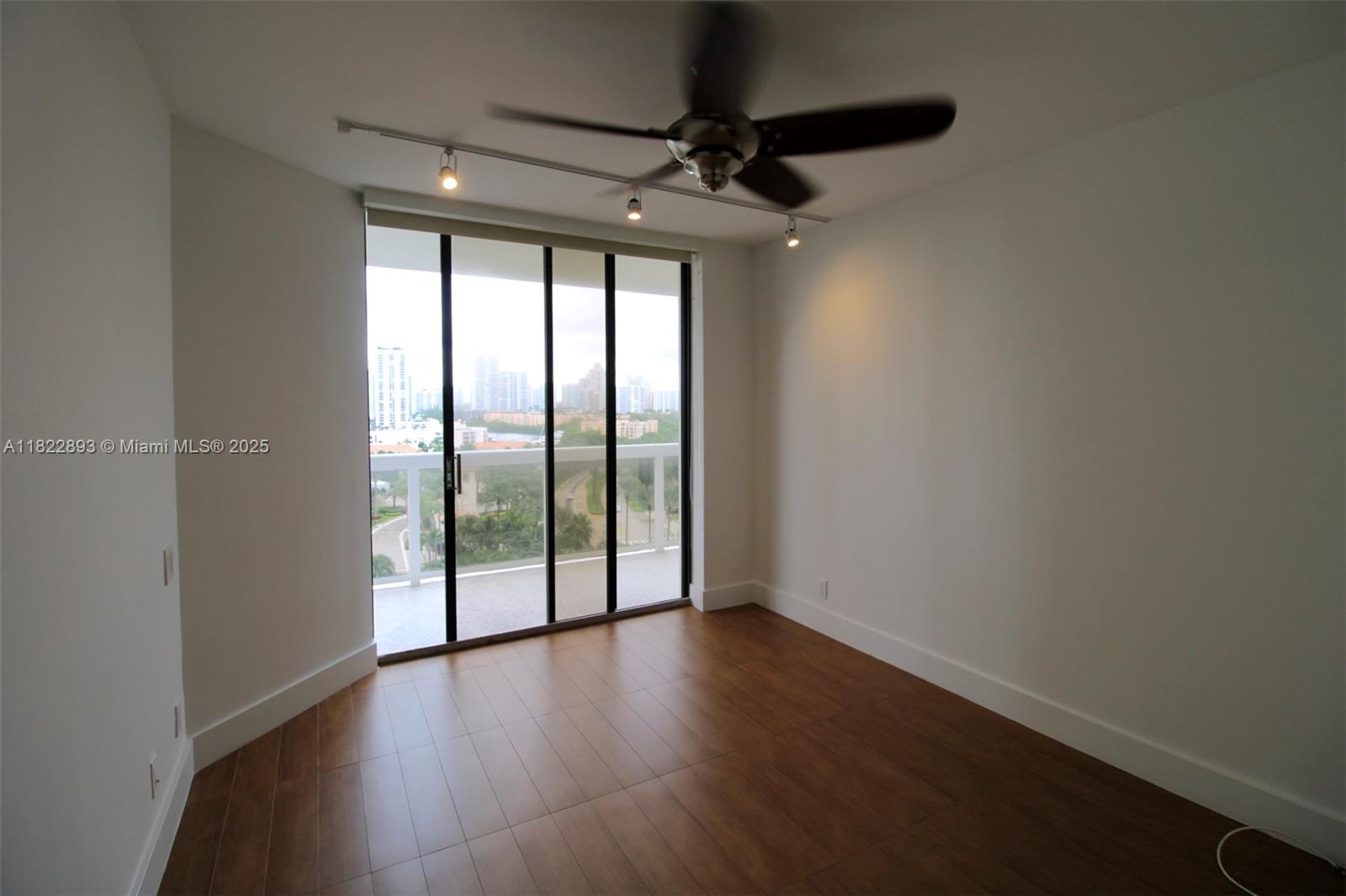 20185 E Country Club Dr # 1105