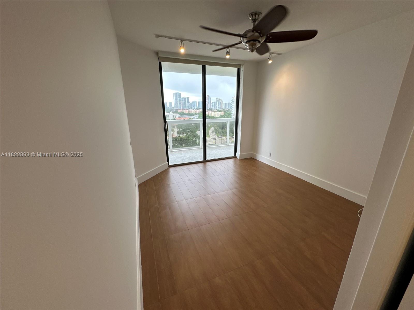 20185 E Country Club Dr # 1105