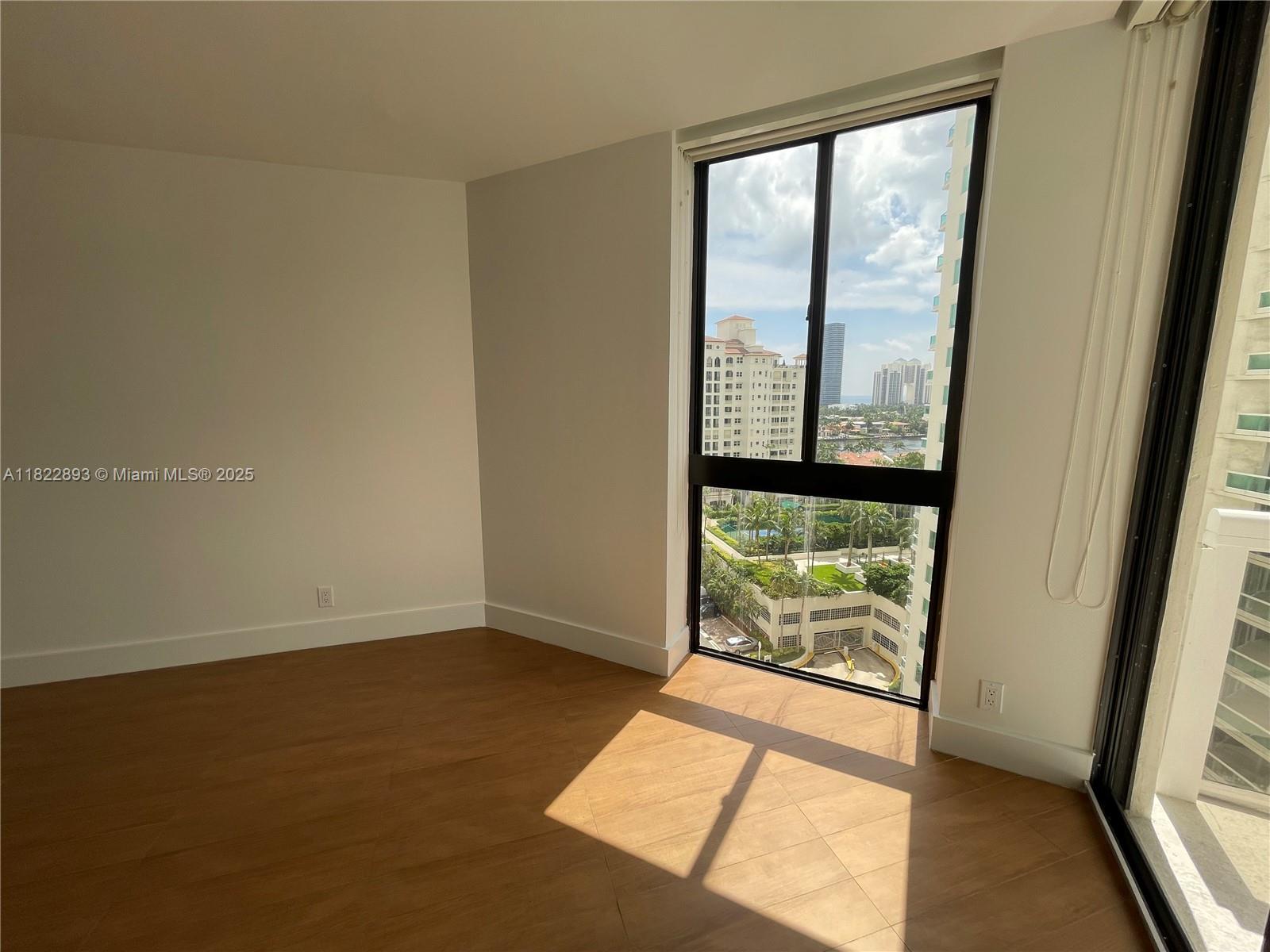20185 E Country Club Dr # 1105