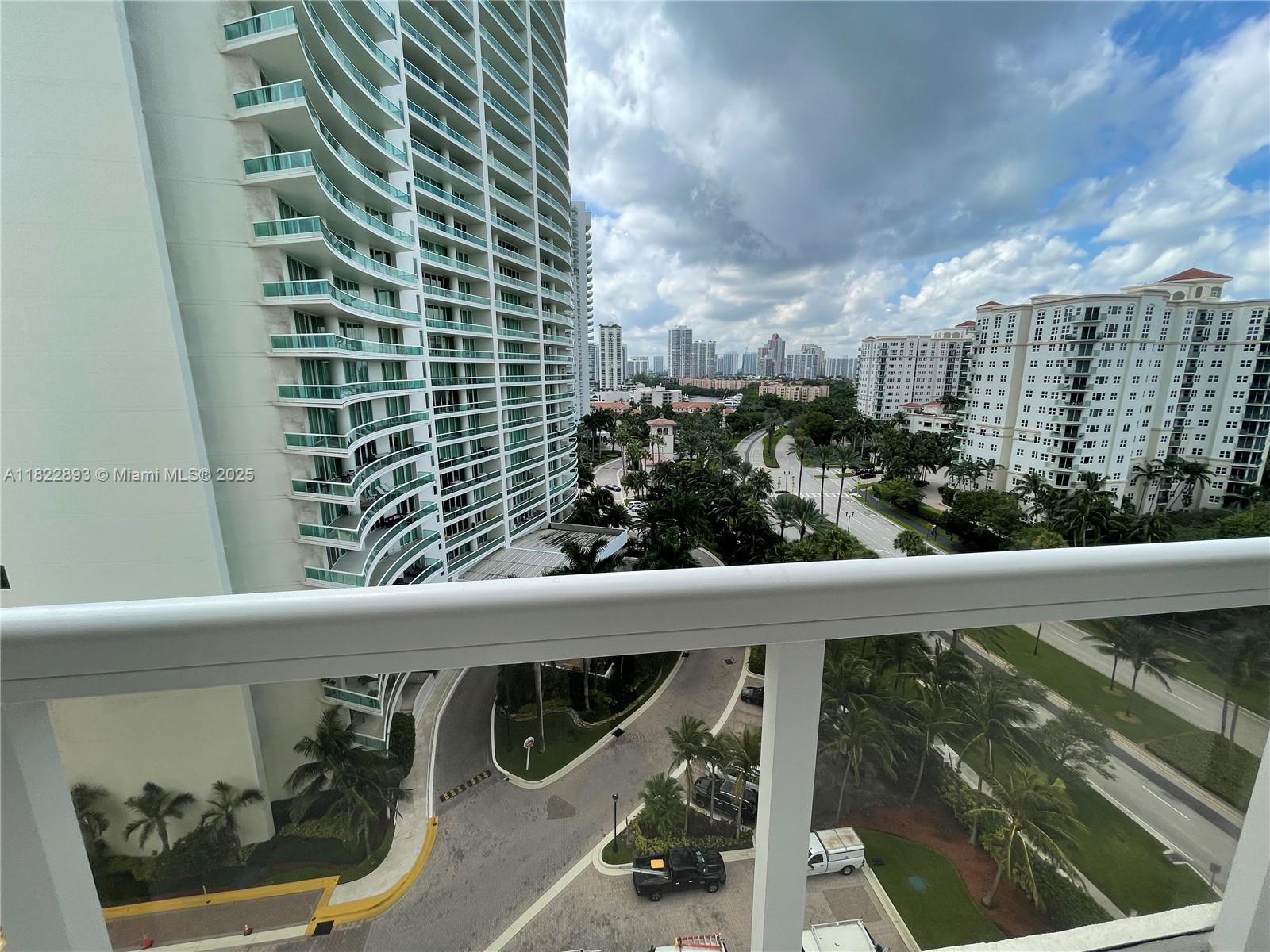 20185 E Country Club Dr # 1105