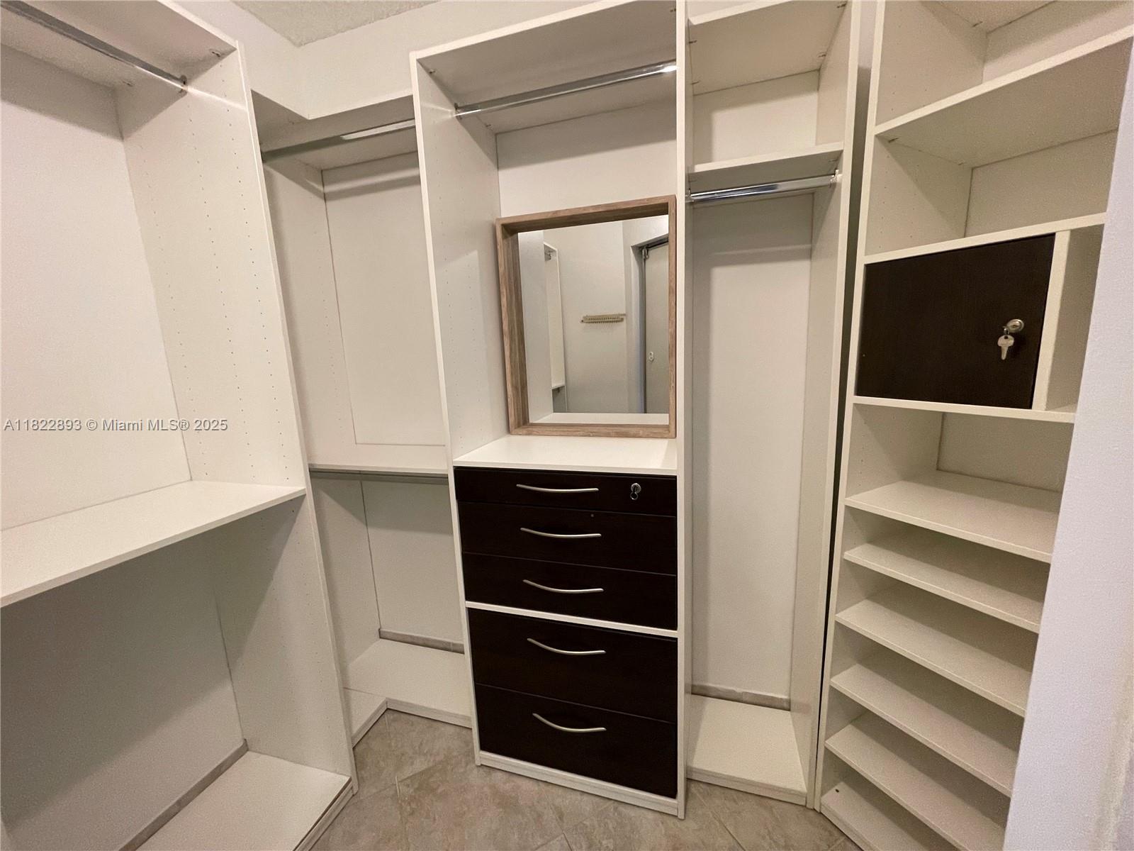 20185 E Country Club Dr # 1105