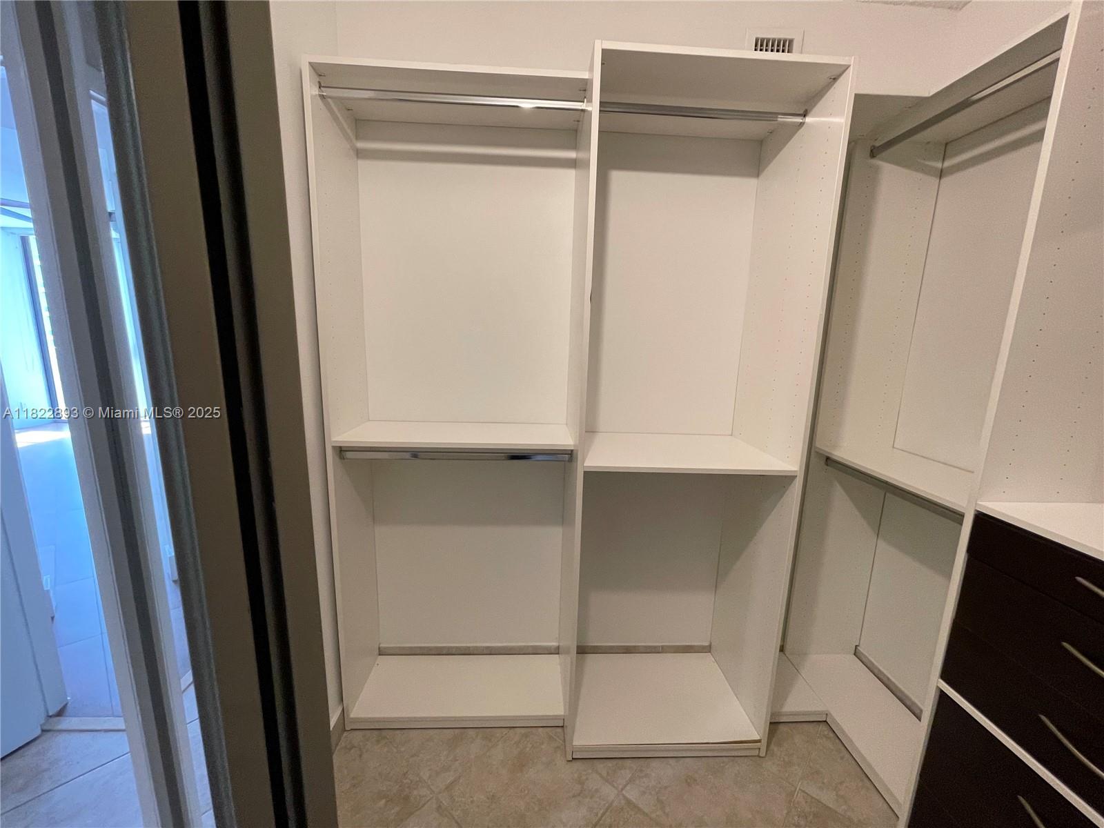 20185 E Country Club Dr # 1105