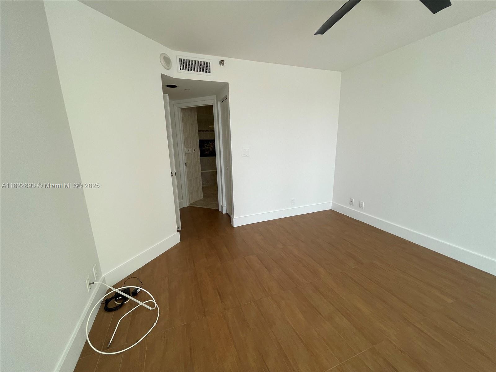 20185 E Country Club Dr # 1105