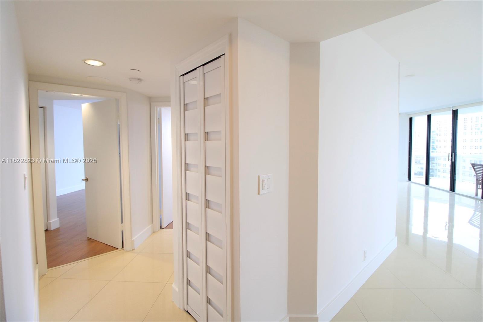 20185 E Country Club Dr # 1105