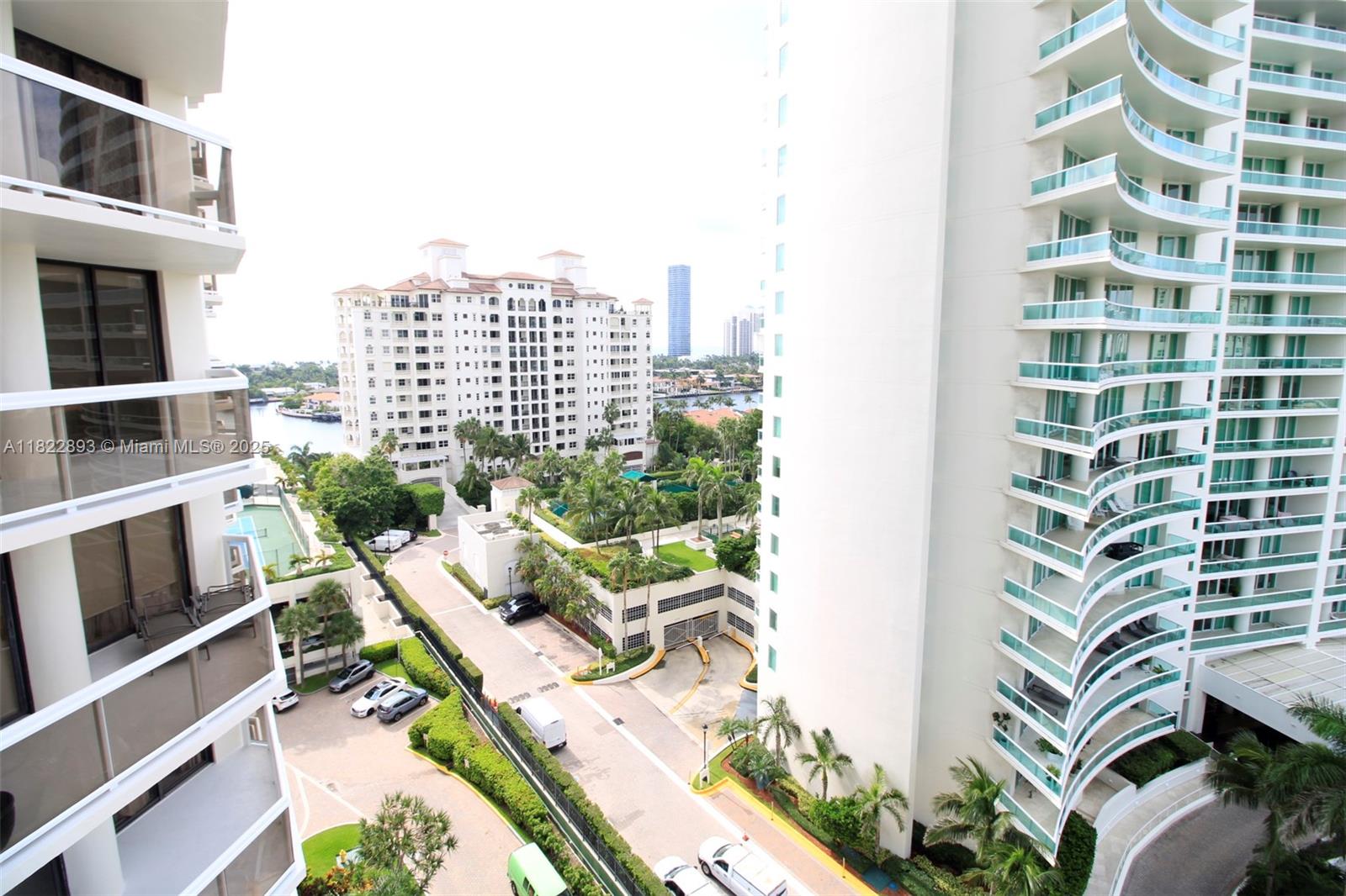 20185 E Country Club Dr # 1105