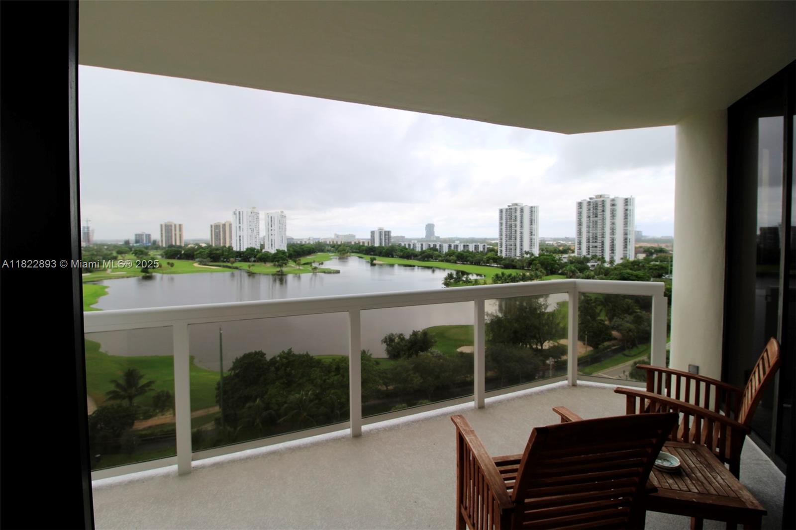 20185 E Country Club Dr # 1105