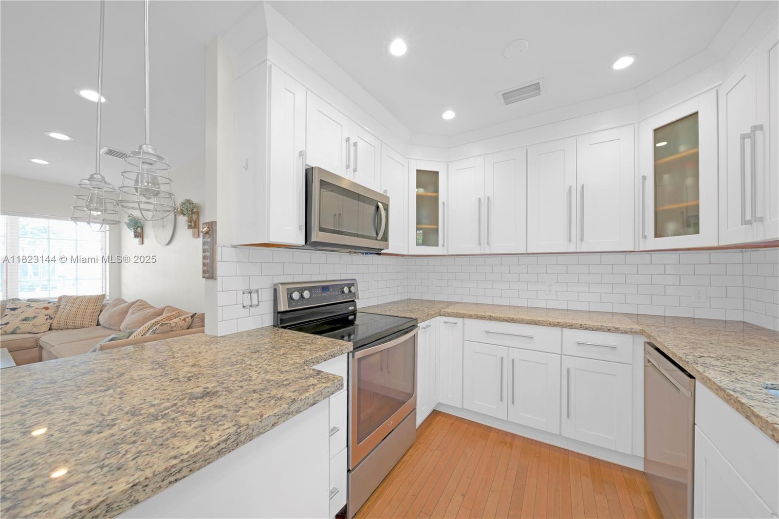 6120 NW 40th St